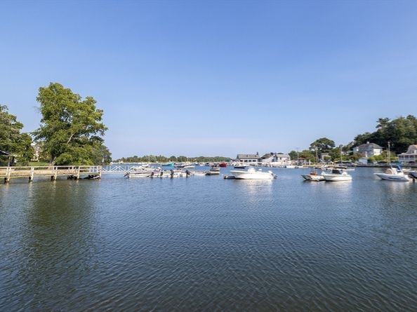 4 Margin St A, Cohasset MA 02025