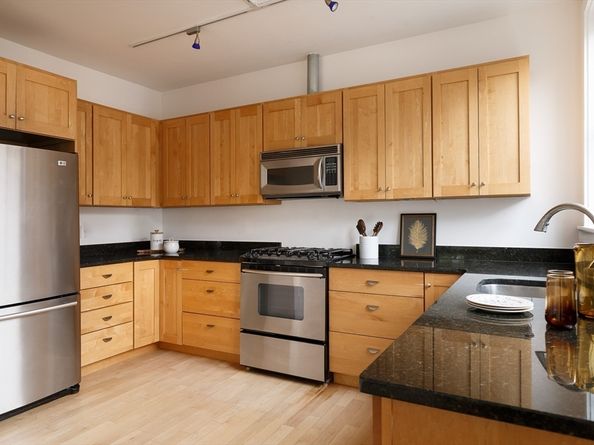 94 Hampshire St B, Cambridge MA 02139