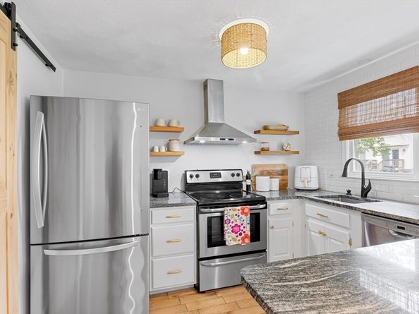 406 Wellman Ave 406, Chelmsford MA 01863