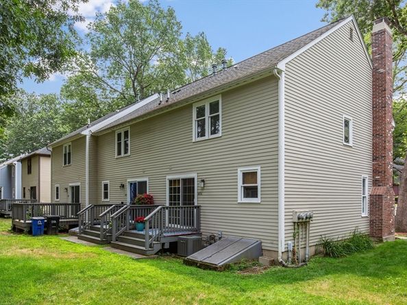 406 Wellman Ave 406, Chelmsford MA 01863
