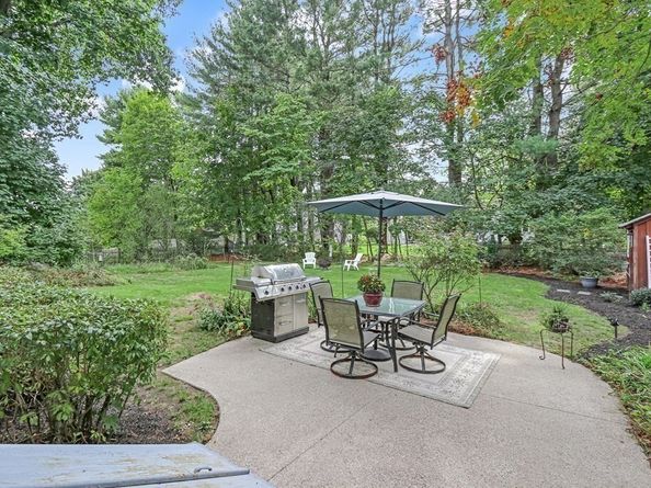 60 Warwick Dr, Westwood MA 02090