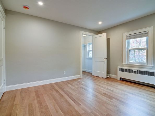 60 Warwick Dr, Westwood MA 02090