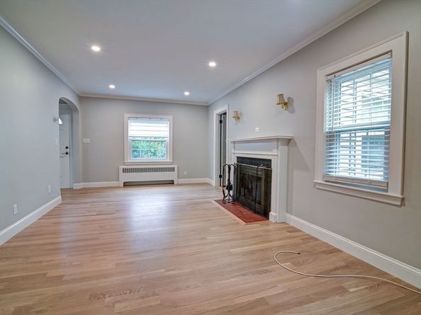 60 Warwick Dr, Westwood MA 02090
