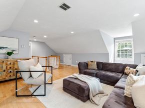 6 Stagecoach Ln, Lynnfield MA 01940