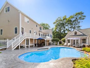 6 Stagecoach Ln, Lynnfield MA 01940