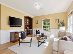 6 Stagecoach Ln, Lynnfield MA 01940