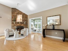 6 Stagecoach Ln, Lynnfield MA 01940