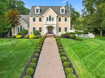 6 Stagecoach Ln