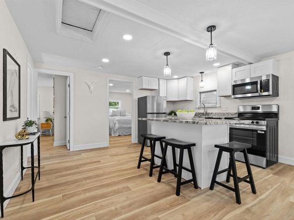 38 Oakhurst Rd, Hopkinton MA 01748