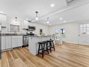 38 Oakhurst Rd, Hopkinton MA 01748