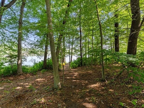 38 Oakhurst Rd, Hopkinton MA 01748