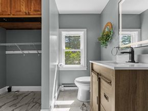 38 Oakhurst Rd, Hopkinton MA 01748