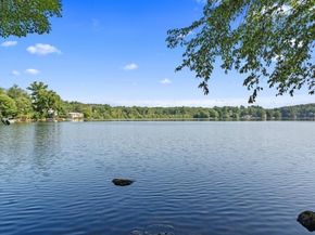38 Oakhurst Rd, Hopkinton MA 01748