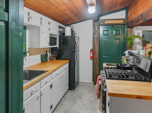 2050 Salem St, North Andover MA 01845