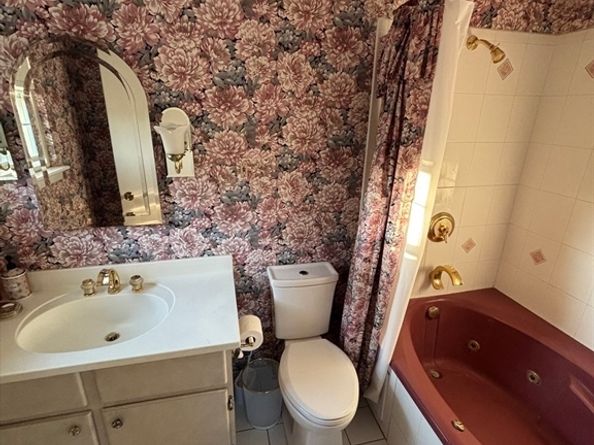 17 Patricia Dr 17, Stoughton MA 02072
