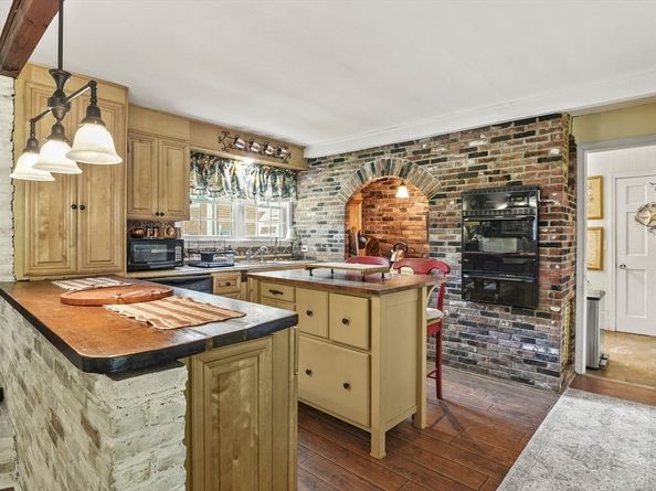 317 Water Street, Bridgewater MA 02324