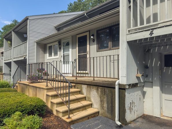 4 Toria Heights Rd 4, Oxford MA 01540