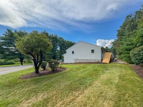 4 Toria Heights Rd 4, Oxford MA 01540