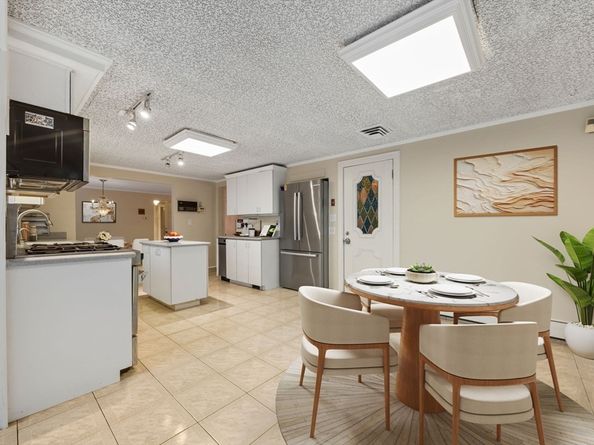 218 Upham, Melrose MA 02176