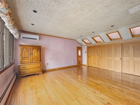218 Upham, Melrose MA 02176