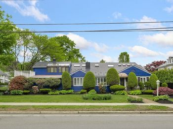 218 Upham