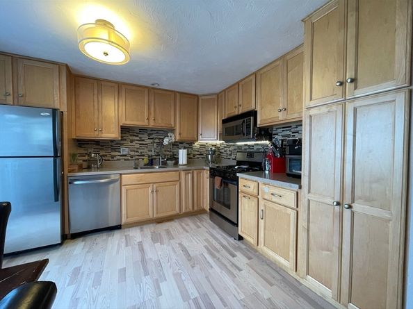 24 Pinecrest Vlg 24, Hopkinton MA 01748