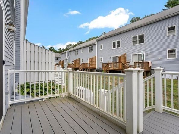 24 Pinecrest Vlg 24, Hopkinton MA 01748