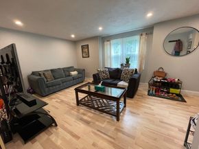 24 Pinecrest Vlg 24, Hopkinton MA 01748