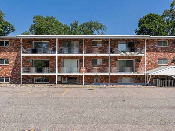 73 Charlesbank Rd 105, Newton MA 02458