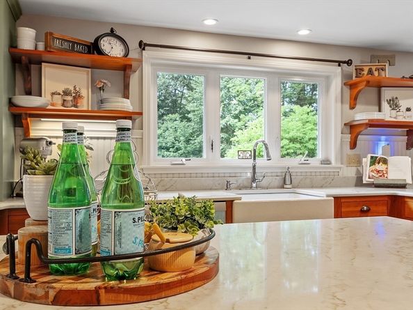 1 Wagontrail Road, Chelmsford MA 01824