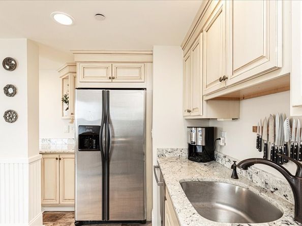 225 Derby St 608, Salem MA 01970