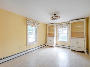 2 Scenic Rd, Peabody MA 01960
