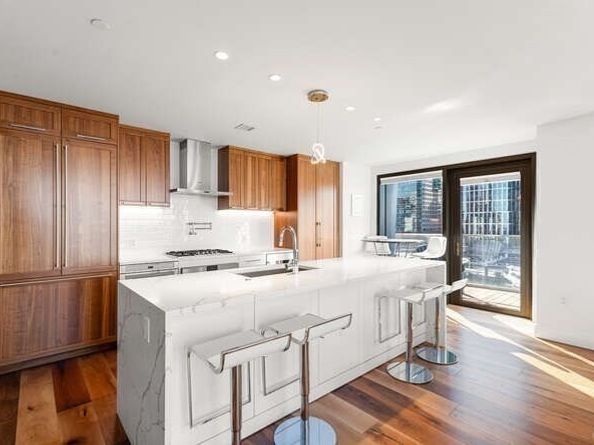 300 Pier 4 Blvd 5C, Boston MA 02210