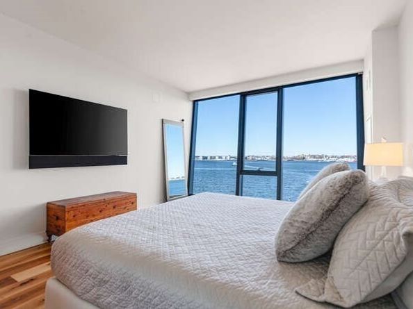 300 Pier 4 Blvd 5C, Boston MA 02210