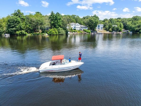 52 Fuller Shores Rd, Lakeville MA 02347