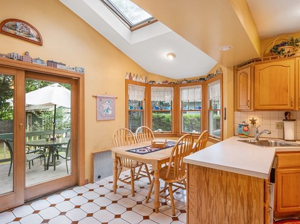 56 Plain St, Braintree MA 02184
