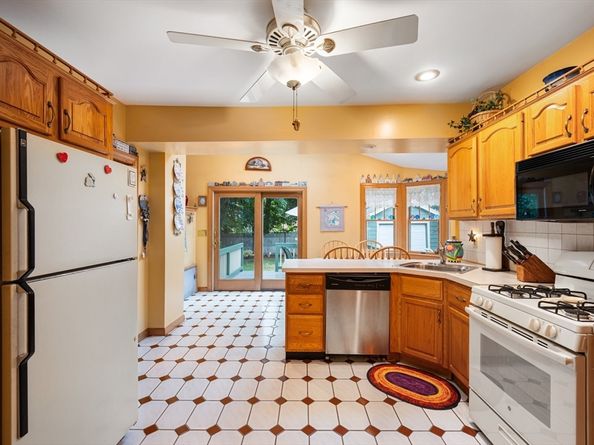 56 Plain St, Braintree MA 02184