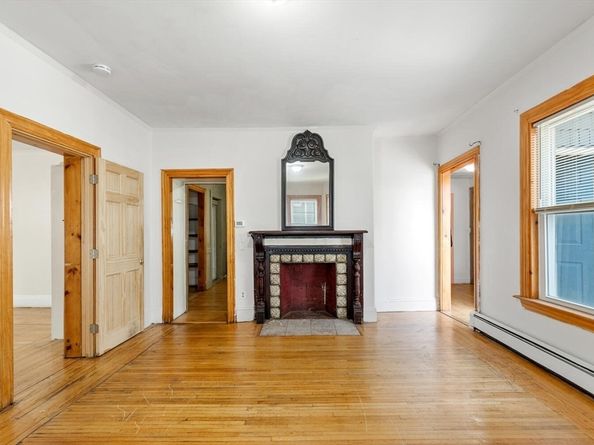 105 Lawton Ave, Lynn MA 01902
