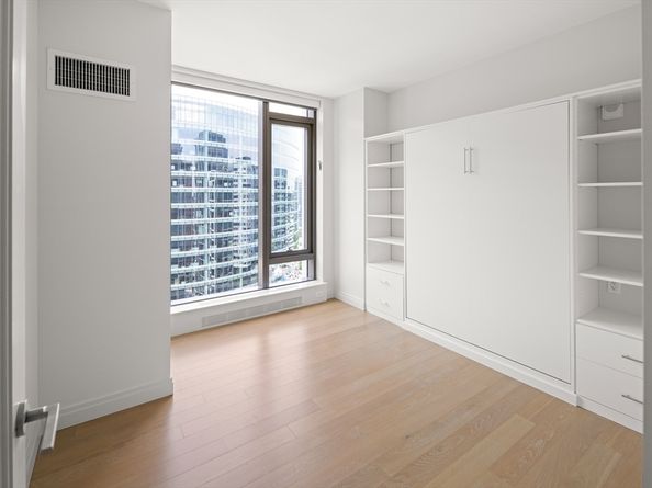135 Seaport Blvd 1903, Boston MA 02210