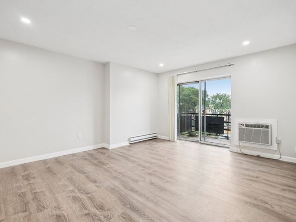 770 Cummins Hwy 22, Boston MA 02126