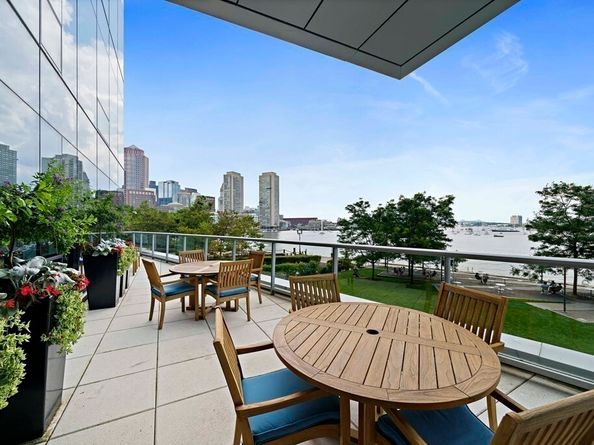 22 Liberty Drive U9M, Boston MA 02210