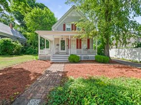 48 Pearl St, Bridgewater MA 02324
