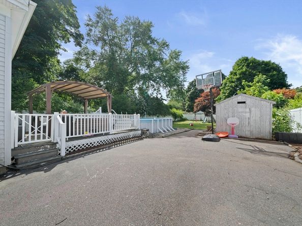 48 Pearl St, Bridgewater MA 02324