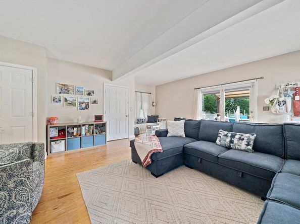 48 Pearl St, Bridgewater MA 02324