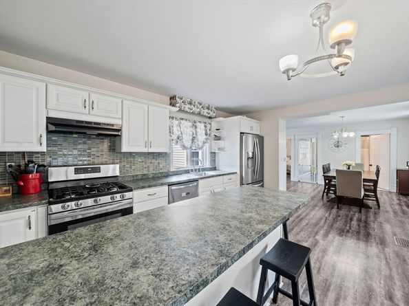 48 Pearl St, Bridgewater MA 02324