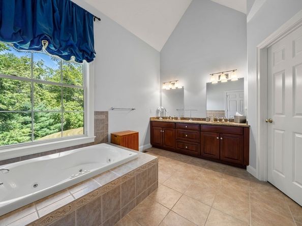 27 Henry's Ln, Norwell MA 02061