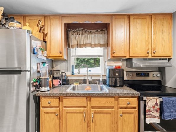 168 Park Ave, Wareham MA 02538