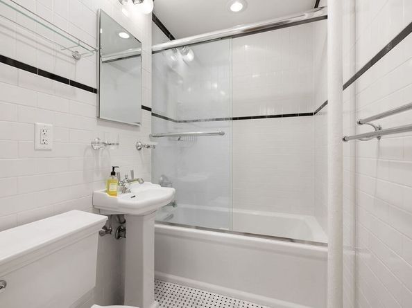 321 Tappan St 2, Brookline MA 02445