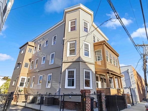 16 Alston St 16, Somerville MA 02143