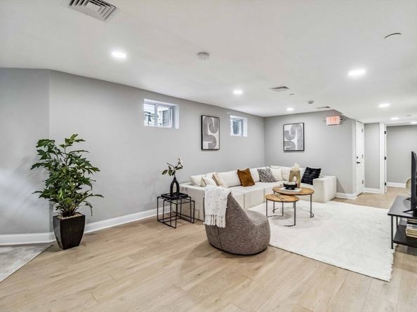 16 Alston St 16, Somerville MA 02143